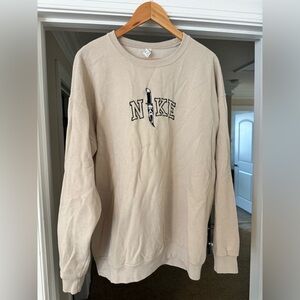 Men’s Nike sweatshirt